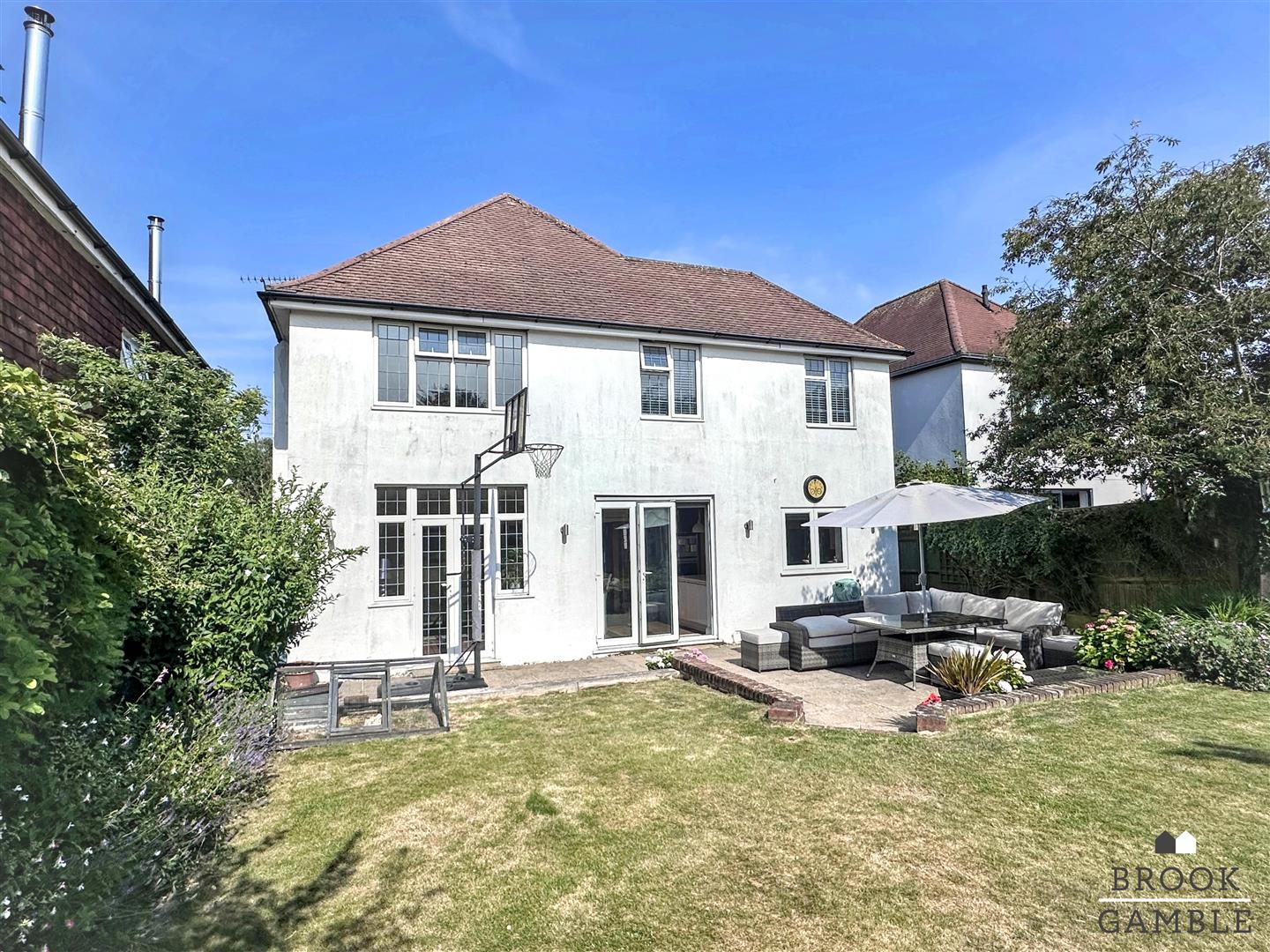 4 Bedroom House. Baldwin Avenue in Eastbourne, East Sussex 33